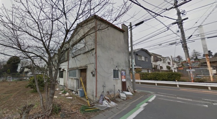 billboard-construction-signboard-saitama-old-buildings-back